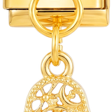 Fatma's hand, on Gold - Fatma_s-hand-on-Gold.png